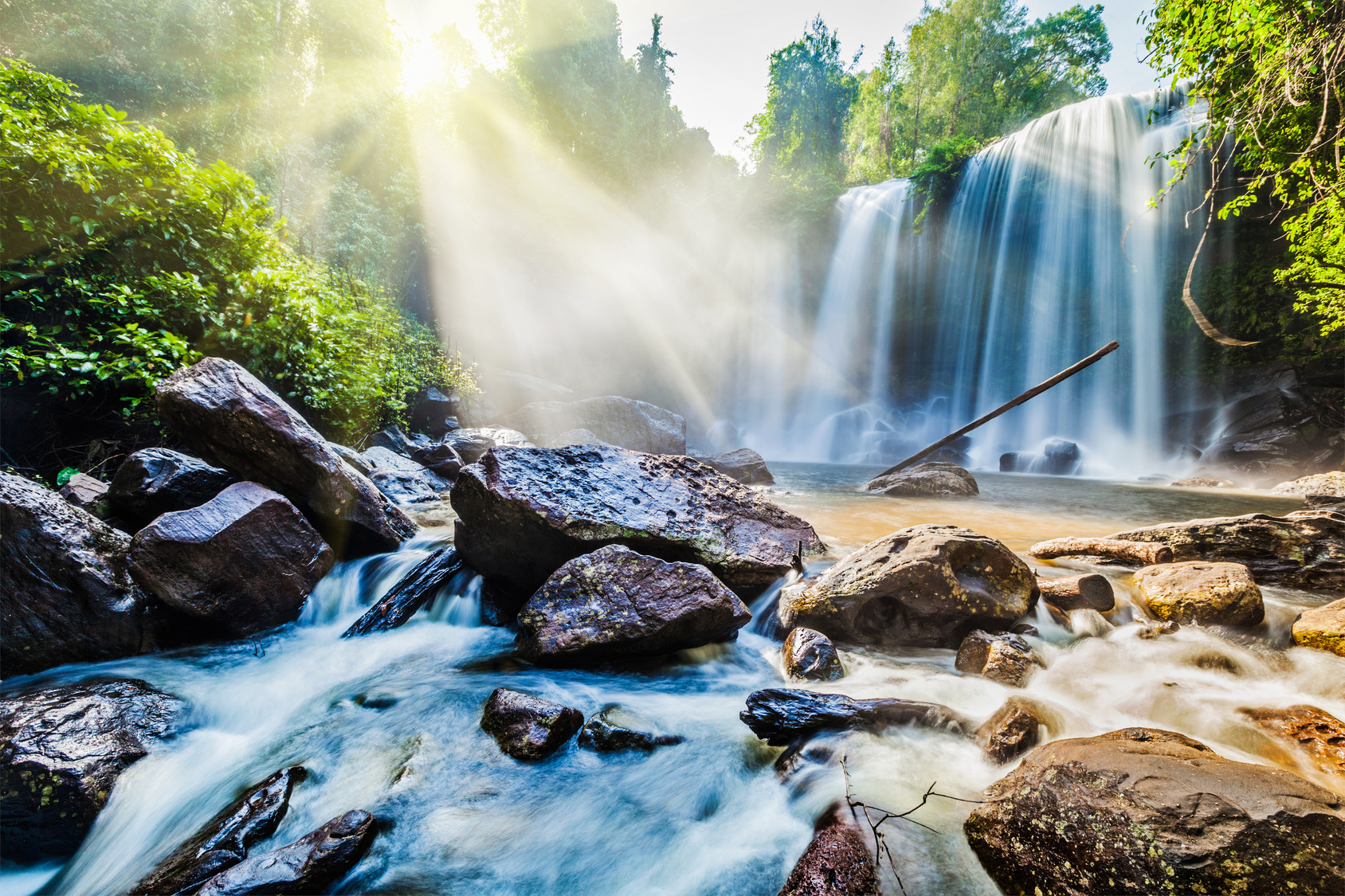 Tropical waterfall Fotolia 71554450 Subscription Monthly M